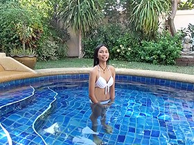 手足のすらっとした健康的褐色スレンダーなタイ少女に会いにバンコクまで行きました。パイパン半外半中出し　サンプル画像06